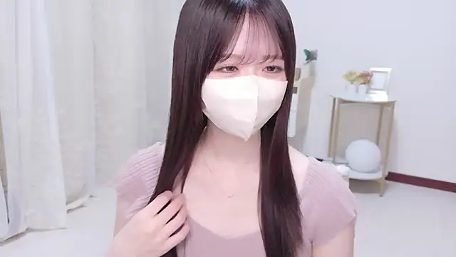 Snapshot of Yuinyaaa chatting on 07/18/26, 07:23 Yuinyaaa online show from 07/18/26, 07:23