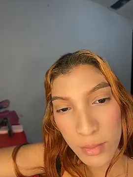 Snapshot of CandelaRoja chatting on 05/25/26, 05:35 CandelaRoja online show from 05/25/26, 05:35