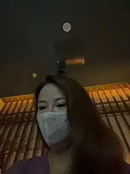 kiss loo online show from 06/27/26, 12:59