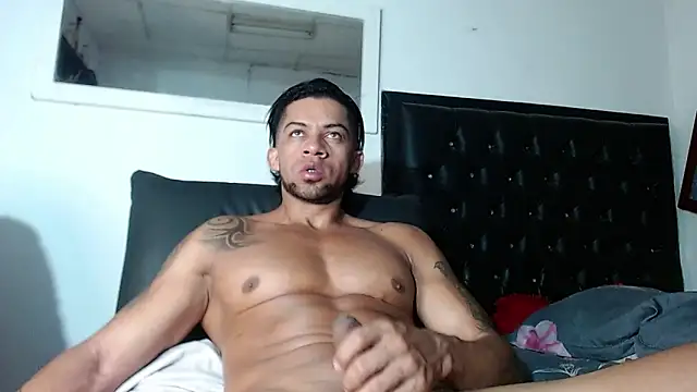 Snapshot of angelo_cox chatting on 10/07/25, 05:48 angelo cox online show from 10/07/25, 05:48