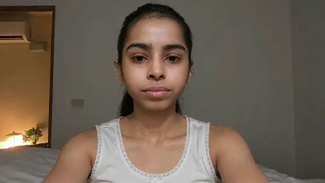 Snapshot of Aliyabhatt_8 chatting on 05/22/26, 01:17 Aliyabhatt 8 online show from 05/22/26, 01:17