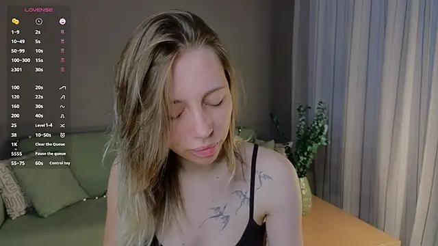 Snapshot of BlondeKelly chatting on 07/04/26, 05:19 BlondeKelly online show from 07/04/26, 05:19