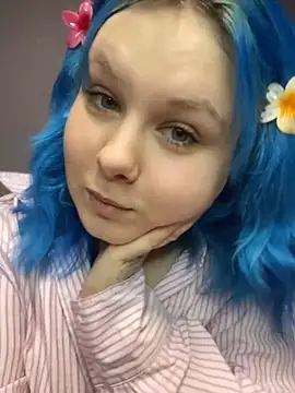 Snapshot of Stefani_Art chatting on 06/15/26, 10:12 Stefani Art online show from 06/15/26, 10:12