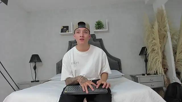 Snapshot of wesley_boyy_ chatting on 05/23/26, 08:13 wesley boyy online show from 05/23/26, 08:13