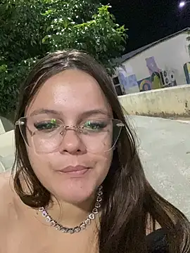 Snapshot of Laryssinha_69 chatting on 07/12/26, 10:12 Laryssinha 69 online show from 07/12/26, 10:12