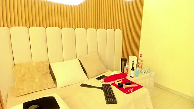 ElaVictoria online show from 07/07/26, 02:21
