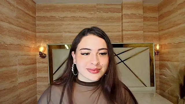 Snapshot of Kiara_Moon_r chatting on 06/23/26, 03:04 Kiara Moon r online show from 06/23/26, 03:04
