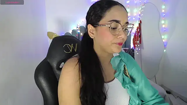farah samira online show from 06/24/26, 07:46