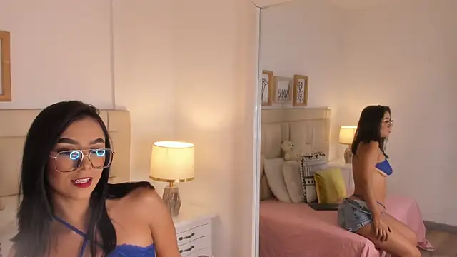 Snapshot of sarit_ chatting on 06/28/26, 07:42 sarit online show from 06/28/26, 07:42