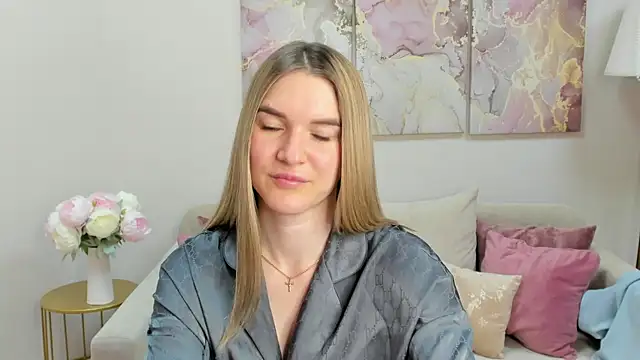Snapshot of RoxyReignn chatting on 06/11/26, 02:53 RoxyReignn online show from 06/11/26, 02:53