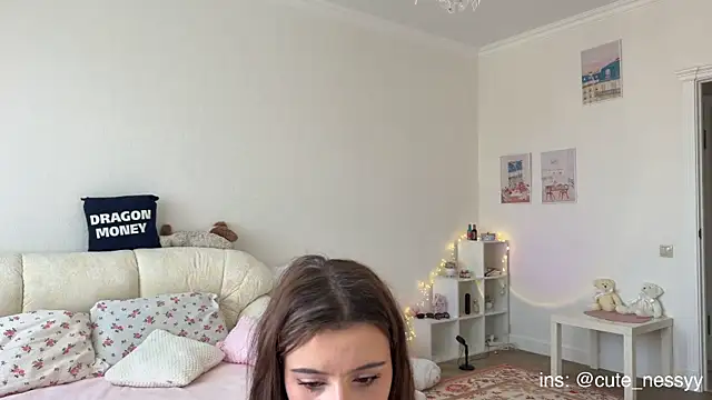 CuteNessy online show from 06/04/26, 09:37