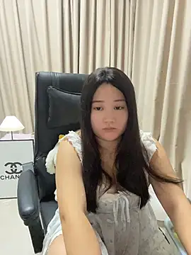 Snapshot of Luckysisi-s chatting on 06/29/26, 12:16 Luckysisi-s online show from 06/29/26, 12:16