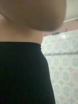 Snapshot of -Cattleya- chatting on 06/05/26, 01:28 -Cattleya- online show from 06/05/26, 01:28