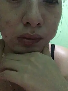 Snapshot of asiancutie01 chatting on 05/26/26, 07:21 asiancutie01 online show from 05/26/26, 07:21