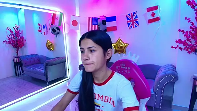 Snapshot of Oriana_wood chatting on 07/16/26, 11:38 Oriana wood online show from 07/16/26, 11:38