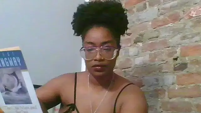 CloverGirlxo online show from 05/26/26, 04:52