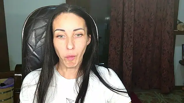 BouncySweety online show from 11/04/25, 04:39