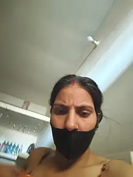 Snapshot of Neha-ji chatting on 06/24/26, 05:06 Neha-ji online show from 06/24/26, 05:06