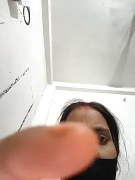 Snapshot of Neha-ji chatting on 07/10/26, 02:30 Neha-ji online show from 07/10/26, 02:30