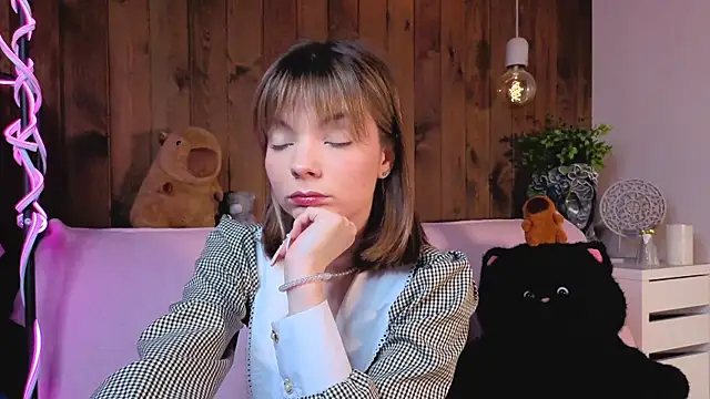 IvoryPesante online show from 06/18/26, 08:24