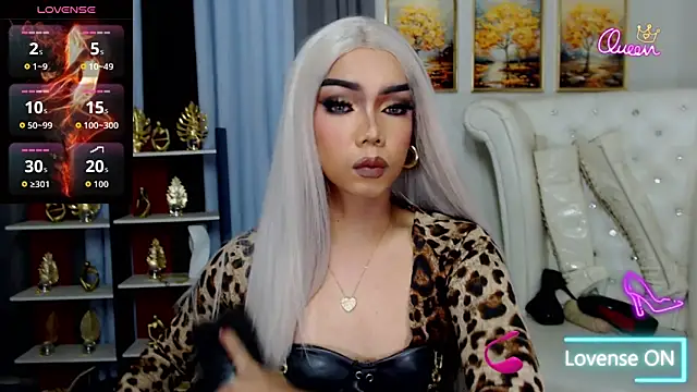 Snapshot of FuckingDollz chatting on 06/20/26, 04:04 FuckingDollz online show from 06/20/26, 04:04