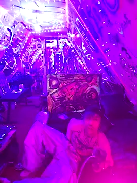 Snapshot of 6--6--6 chatting on 05/27/26, 01:57 6--6--6 online show from 05/27/26, 01:57