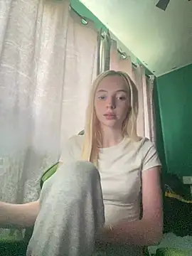 Snapshot of Glowing_Manny_Riah chatting on 05/24/26, 05:51 Glowing Manny Riah online show from 05/24/26, 05:51