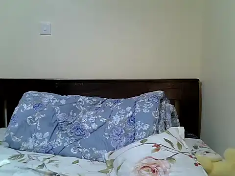 Flirrtballm online show from 06/05/26, 07:36
