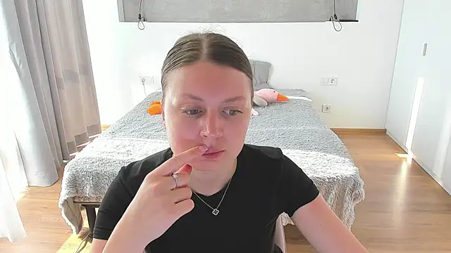 Kitkatvel online show from 06/25/26, 05:23