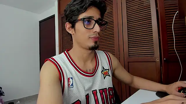 Snapshot of SrIncognito666 chatting on 06/17/26, 12:07 SrIncognito666 online show from 06/17/26, 12:07