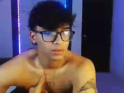 Snapshot of Mr_yisuzz chatting on 05/28/26, 11:18 Mr yisuzz online show from 05/28/26, 11:18
