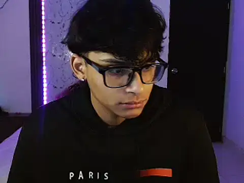 Snapshot of Mr_yisuzz chatting on 06/03/26, 11:24 Mr yisuzz online show from 06/03/26, 11:24