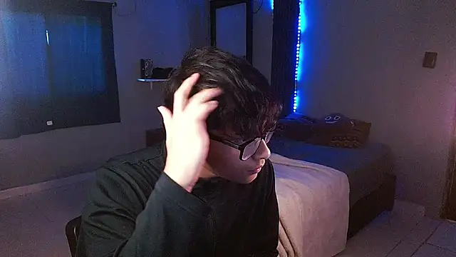 Snapshot of Mr_yisuzz chatting on 06/26/26, 11:25 Mr yisuzz online show from 06/26/26, 11:25
