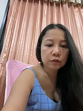 Snapshot of LINDA_HD chatting on 05/26/26, 01:29 LINDA HD online show from 05/26/26, 01:29