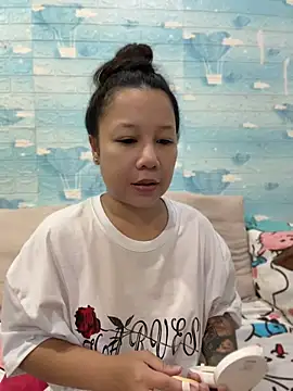 Snapshot of LINDA_HD chatting on 06/30/26, 01:34 LINDA HD online show from 06/30/26, 01:34