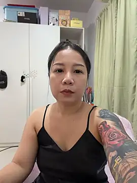 Snapshot of LINDA_HD chatting on 07/06/26, 01:30 LINDA HD online show from 07/06/26, 01:30