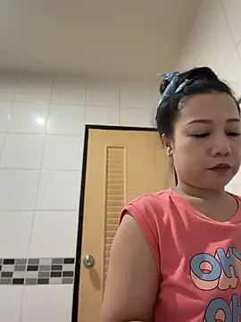 Snapshot of LINDA_HD chatting on 07/07/26, 02:21 LINDA HD online show from 07/07/26, 02:21