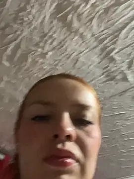 Snapshot of LuciiaMiller chatting on 08/04/26, 02:48 LuciiaMiller online show from 08/04/26, 02:48