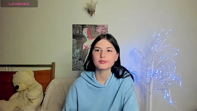Kira Devi online show from 05/25/26, 08:26