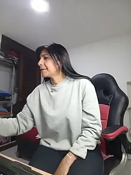 Snapshot of Samantha01_Rosse01 chatting on 06/15/26, 07:16 Samantha01 Rosse01 online show from 06/15/26, 07:16