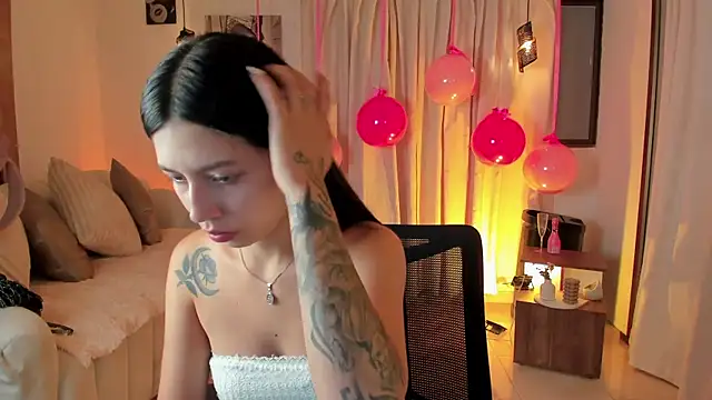 Snapshot of Dream_saray chatting on 07/10/26, 01:47 Dream saray online show from 07/10/26, 01:47