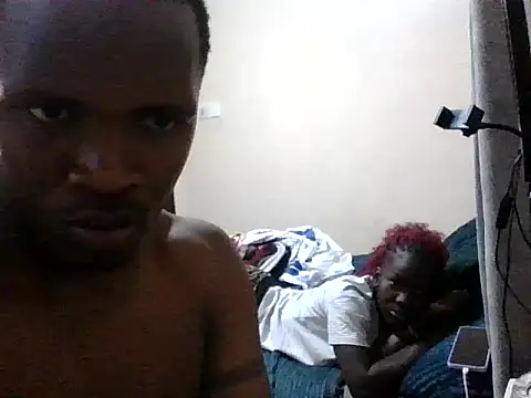 tinyy-bee online show from 06/01/26, 12:18