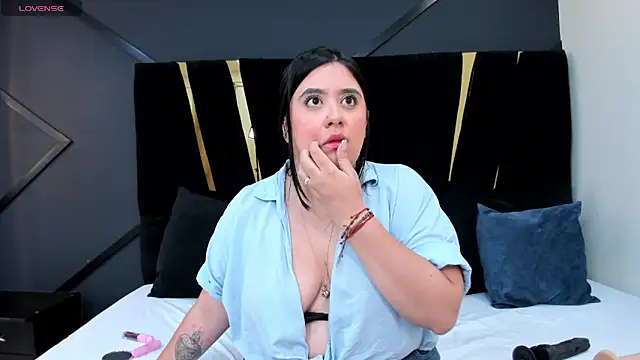 Snapshot of maite_graay chatting on 06/01/26, 12:51 maite graay online show from 06/01/26, 12:51