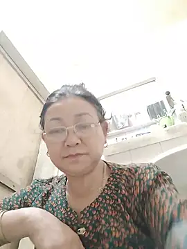 Snapshot of Orio-baby chatting on 06/18/26, 02:23 Orio-baby online show from 06/18/26, 02:23