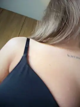 vanessabaddie online show from 06/03/26, 04:59