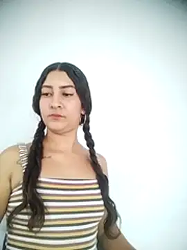 ScarletLovee  online show from 06/05/26, 09:20