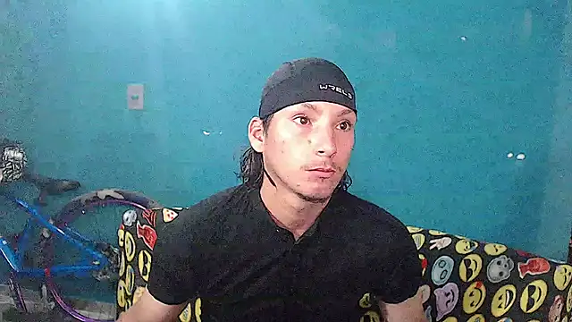 Snapshot of MrKingsaintx chatting on 06/16/26, 01:30 MrKingsaintx online show from 06/16/26, 01:30