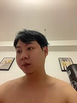 xiaoyi- online show from 06/03/26, 04:48