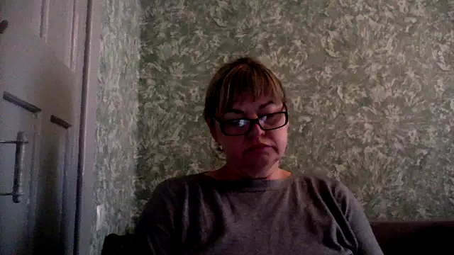 Snapshot of Empress211 chatting on 06/01/26, 05:20 Empress211 online show from 06/01/26, 05:20