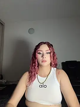 Snapshot of Sophia_LuxxX chatting on 05/30/26, 02:52 Sophia LuxxX online show from 05/30/26, 02:52